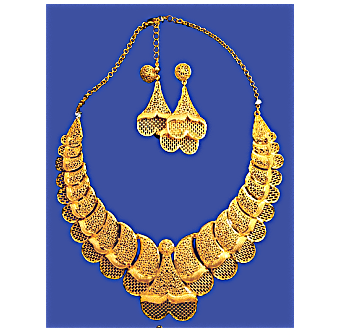 Scallop Layer Costume Jewelry Set (Necklace & Earrings)